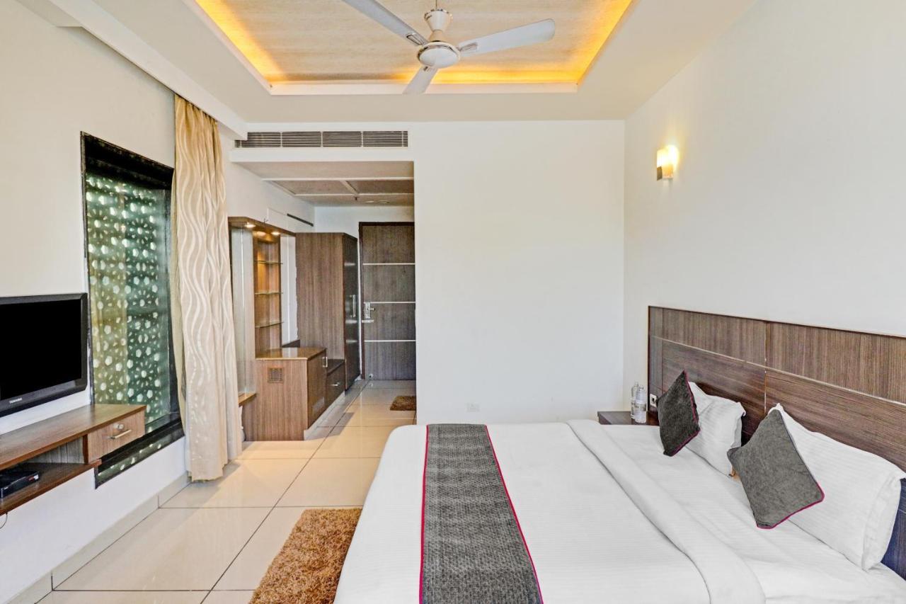 Oyo Townhouse 484 Sanskriti Hotel Delhi  Exterior photo